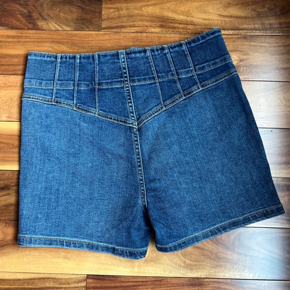 Altar'd State Women's  Grace High Waist Denim SHORTS Medium NWT - Picture 7 of 10